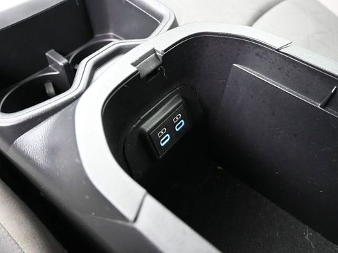 Used 2022 Toyota RAV4 XLE image 20