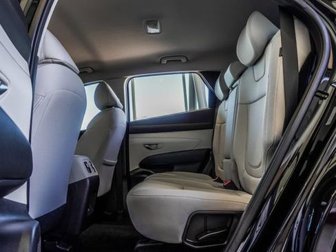 Certified 2025 Hyundai Tucson SEL FWD image 44