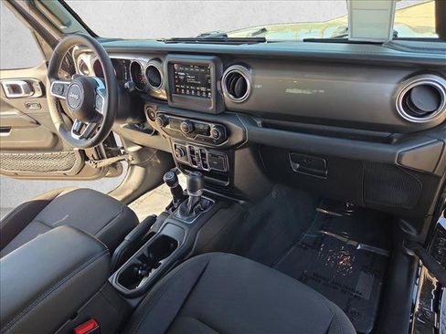 Used 2020 Jeep Wrangler Unlimited Sahara AWD/4WD image 21