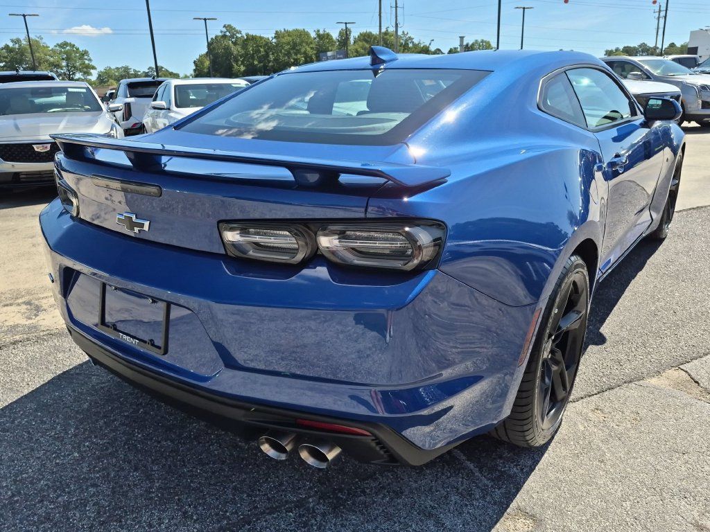 Used 2021 Chevrolet Camaro SS RWD image 4