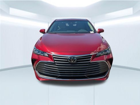 Used 2019 Toyota Avalon XLE w/ Moonroof Package FWD image 4