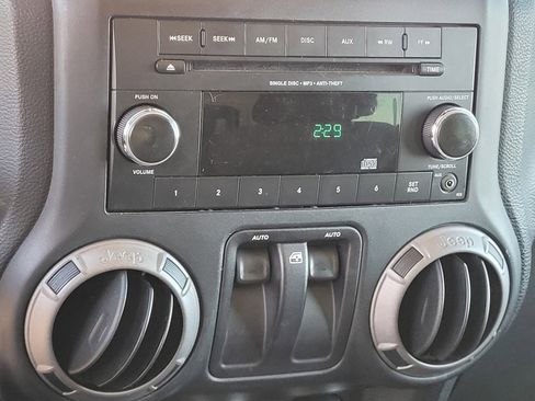 Used 2015 Jeep Wrangler Sport w/ Quick Order Package 24S image 25