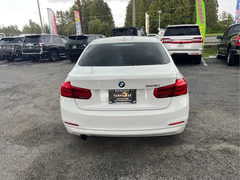 Used 2018 BMW 320i Sedan RWD image 6