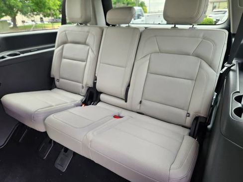 New 2026 Lincoln Navigator L Reserve w/ Jet Appearance Package AWD/4WD image 16
