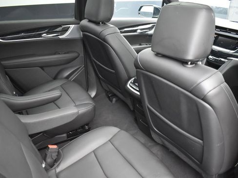 Used 2024 Cadillac XT6 Premium Luxury w/ Technology Package image 32