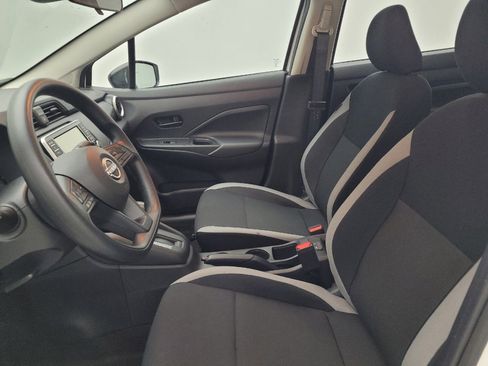 Used 2025 Nissan Versa S w/ Trunk Package image 17