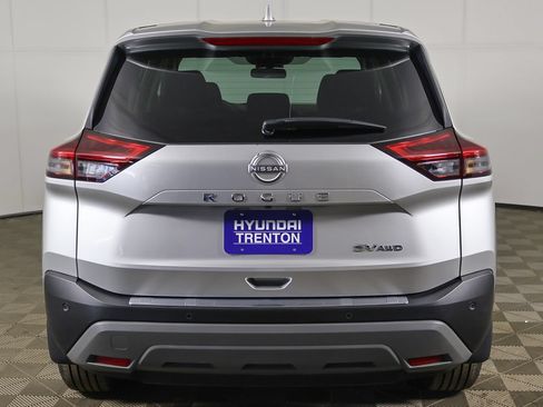 Used 2023 Nissan Rogue SV AWD/4WD image 10