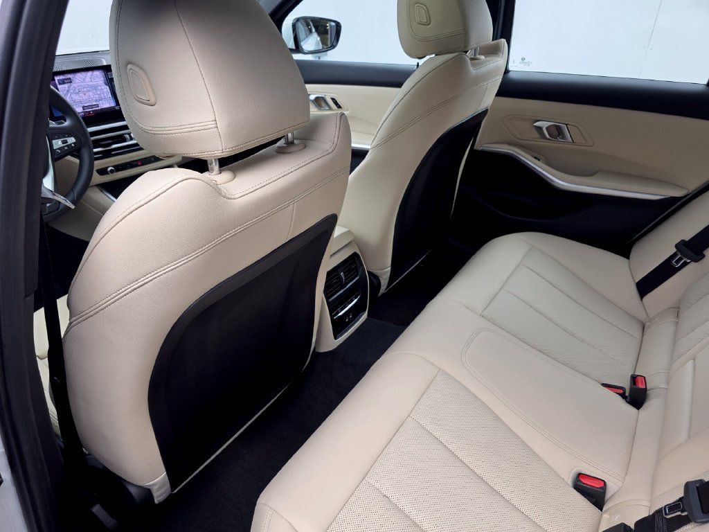 Certified 2024 BMW 330i Sedan w/ Convenience Package RWD image 15