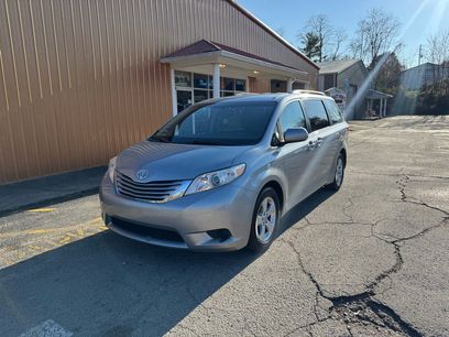Used 2015 Toyota Sienna LE
