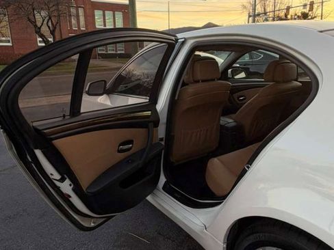 Used 2010 BMW 528i xDrive Sedan image 13