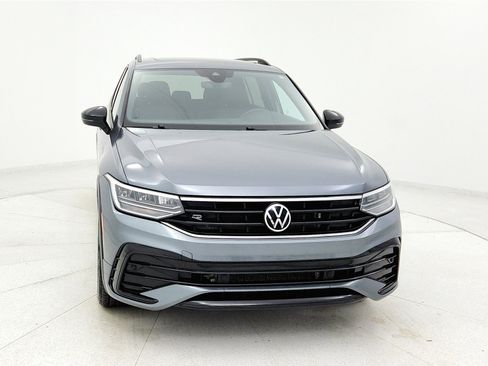Used 2023 Volkswagen Tiguan SE R-Line image 7
