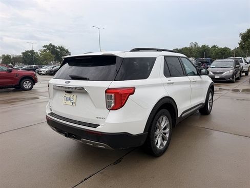 Used 2023 Ford Explorer XLT w/ Equipment Group 202A AWD/4WD image 7