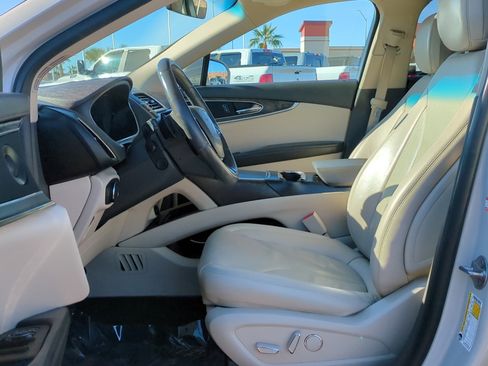 Used 2020 Lincoln Nautilus Reserve w/ Equipment Group 201A image 15