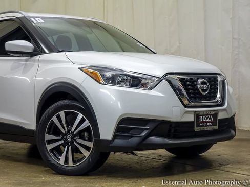 Used 2018 Nissan Kicks SV FWD image 6