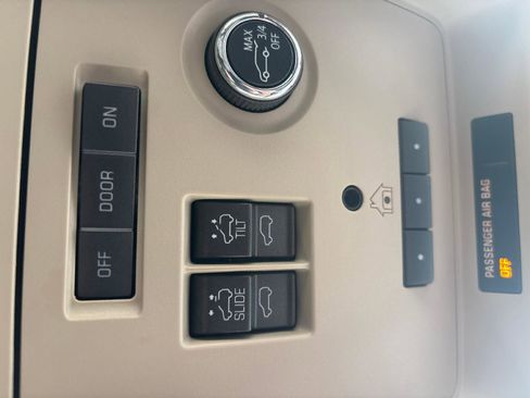 Used 2020 GMC Yukon XL Denali w/ Denali Premium Package image 26