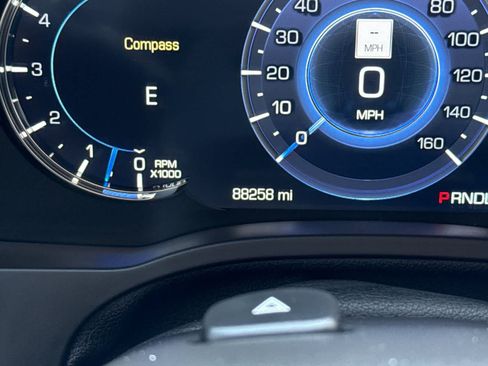 Used 2020 Cadillac Escalade Premium Luxury AWD/4WD image 28