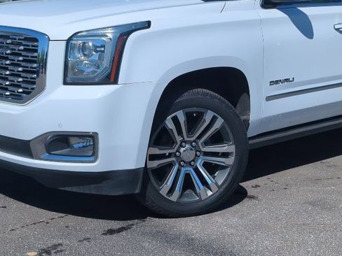 Used 2019 GMC Yukon Denali w/ Denali Ultimate Package AWD/4WD image 3