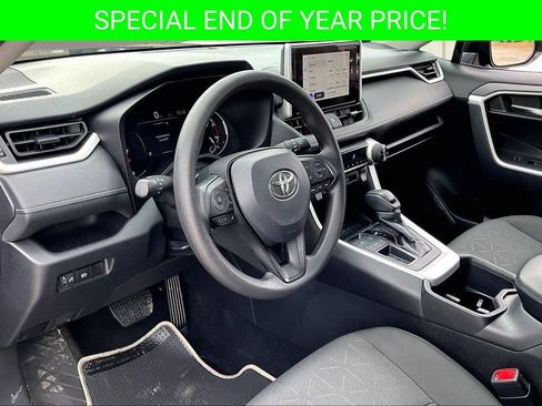 Used 2024 Toyota RAV4 XLE image 17