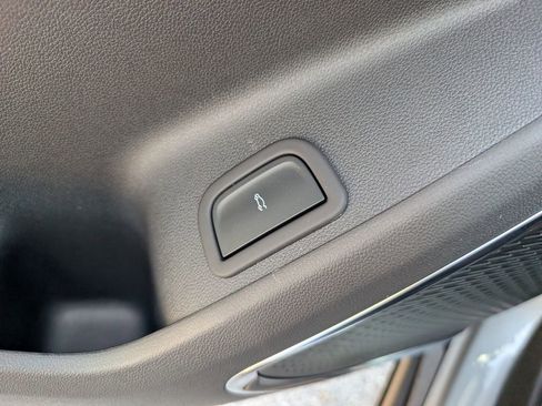 New 2026 Chevrolet Traverse High Country FWD image 35