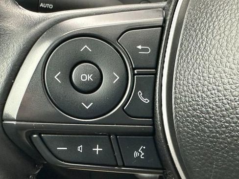 Used 2025 Toyota Corolla Cross LE image 17