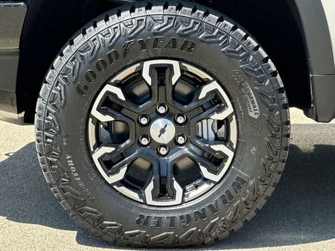 New 2026 Chevrolet Silverado 1500 ZR2 AWD/4WD image 37