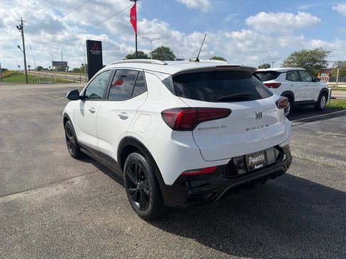 Used 2024 Buick Encore GX Sport Touring FWD image 3