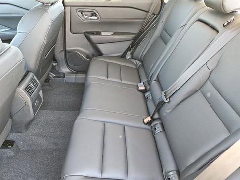 Used 2026 Nissan Rogue SV w/ SV Premium Package image 18