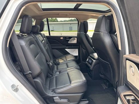 Used 2022 Lincoln Aviator Reserve w/ Equipment Group 201A AWD/4WD image 15