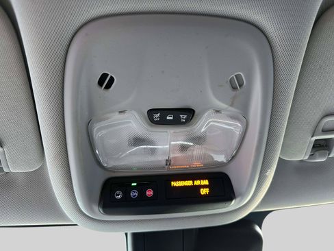 Used 2023 Chevrolet TrailBlazer LT image 32