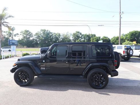 Used 2023 Jeep Wrangler Unlimited Sahara AWD/4WD image 13