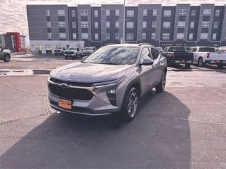 Used 2024 Chevrolet Trax LT w/ Driver Confidence Package video 1