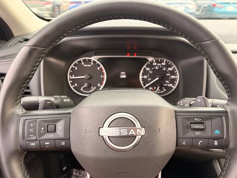 Certified 2025 Nissan Rogue SV FWD image 26