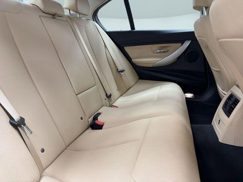 Used 2018 BMW 320i xDrive Sedan w/ Convenience Package AWD/4WD image 29