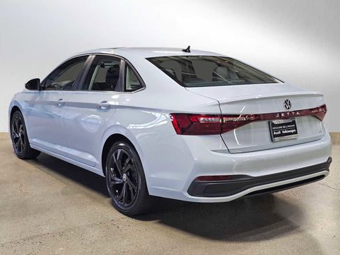 New 2026 Volkswagen Jetta SE image 5
