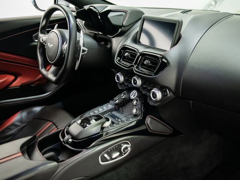Used 2019 Aston Martin V8 Vantage Coupe RWD image 31