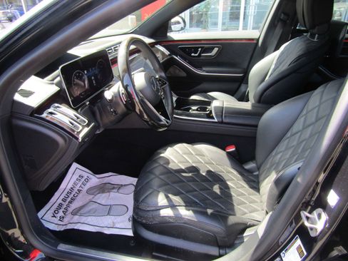 Used 2024 Mercedes-Benz S 580 4MATIC Sedan image 9