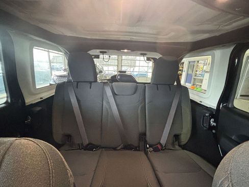 Used 2025 Jeep Wrangler Sport S image 39