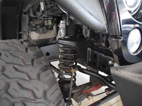 Used 2018 Jeep Wrangler Unlimited Sport S AWD/4WD image 23