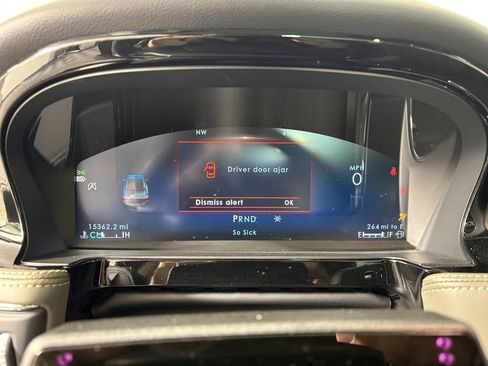 Used 2024 Lincoln Corsair Reserve w/ Equipment Group 202A AWD/4WD image 16