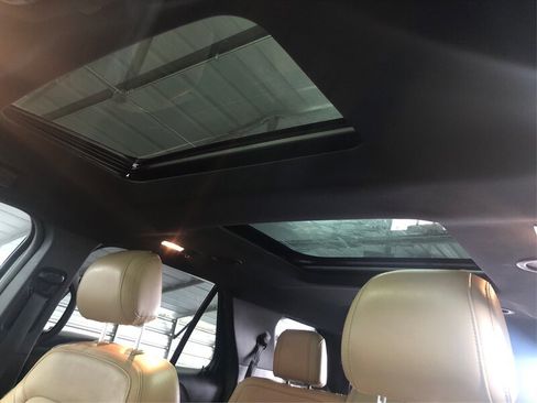 Used 2016 Ford Explorer Limited image 12