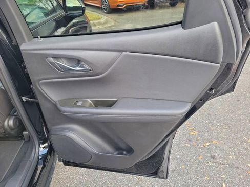 Used 2025 Chevrolet Blazer LT image 32