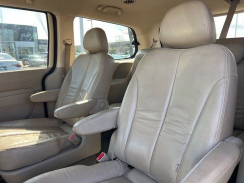 Used 2012 Kia Sedona EX w/ Luxury Pkg image 30