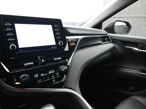 Used 2023 Toyota Camry SE image 19