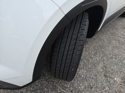 Used 2022 Hyundai Venue SEL w/ Cargo Package image 35