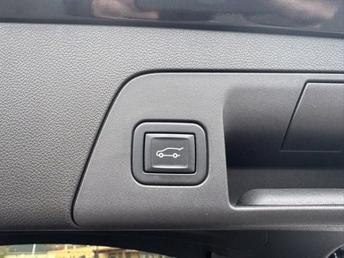 Used 2022 Buick Envision Avenir w/ Technology Package II image 33