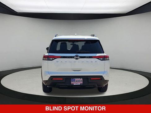 Used 2024 Nissan Pathfinder SV FWD image 5