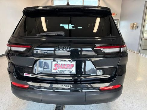 Used 2023 Jeep Grand Cherokee L Laredo AWD/4WD image 7