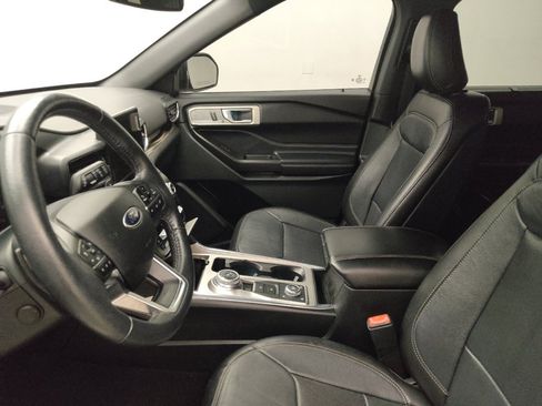 Used 2020 Ford Explorer Limited image 17