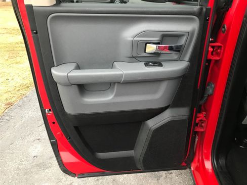 Used 2017 RAM 1500 Classic SLT image 29