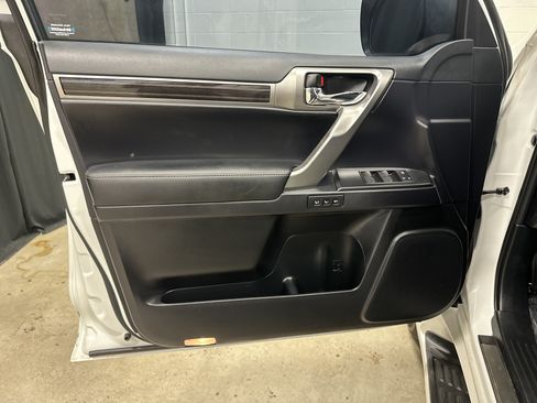 Certified 2023 Lexus GX 460 Premium w/ Premium Package AWD/4WD image 15